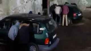 La belle-mère aux gros seins a récemment commencé à regarder son beau-fils et n'a finalement pas pu résister à sa bite. Le mec a sorti son mature poilue anal pénis, et la Milf chaude a pris son croc et a commencé à lui faire plaisir avec des caresses orales inoubliables. Une blonde mature est assise sur un pisun La finale du sexe chaud était une puissante éjaculation faciale sur son joli visage.