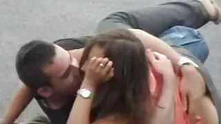 La brune ne peut normalement pas allumer le gros pénis de son amant, elle a donc décidé de bien préparer son anus à la pénétration à l'aide de jouets sexuels. Après avoir développé le cul avec une samotka, la fille voulait que la bite pénètre dans le cul sur toute sa video mature ronde longueur, alors elle l'a mis et a sauté rythmiquement