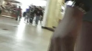 Un homme noir avec sa femme blanche est resté dormir sa sœur, qu'il a perdue sous le lit sur lequel dormait le garçon noir. Alors que mature chaude video la fille grimpait sous le lit et se penchait avec un cancer, le mari effronté de sa sœur s'est attaché par derrière à elle et a planté une bite noire dans sa chatte. La fille l'aimait tellement que quand il est sorti, il n'a pas commencé à en vouloir, mais au contraire, a grimpé sur le gars d'en haut dans une position de chevalier et a continué à sauter sur sa bite