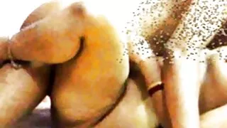 L'homme a emmené cette blonde mignonne et excitée à un casting porno, où il avait l'intention femme mature avec puceau de la baiser dans le cul devant la caméra. Cette fille n'a pas peur de l'homme et de la fusillade et se déshabille donc devant lui pour qu'il remplisse enfin son pénis dans son cul serré. La blonde se couche en levrette et se prend une forte bite dans le cul, à partir de laquelle elle secoue ses seins naturels et magnifiques. Enfin, le mamelon reçoit une partie du sperme dans la bouche du partenaire.