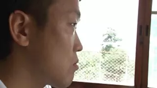 Une putana tatouée avec un beau corps est venue rendre visite à son client noir pour gagner à nouveau de l'argent pour des relations sexuelles interraciales à la première personne. La jolie tétine enlève tous ses vêtements et s'assoit à genoux devant hahal pour qu'il commence à lui donner une bite. Le mec l'a mise dans la bouche et l'a baisée en position de missionnaire et en levrette, puis l'a transformée en coiffeuse video sex femmes mures Une prostituée maigre après avoir baisé un nègre reçoit du sperme et une compensation de sa part.