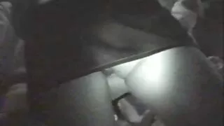 Une fille mince pour l'anniversaire de la relation est prête à donner au gars du sexe anal et achète même un plug anal. Le mamelon l'insère dans son trou du cul et montre à son petit ami qu'elle prend une érection puissante. La fille prend son pénis dans sa bouche et le suce de manière célèbre, même en faisant une fellation profonde. Mamelon aux cheveux noirs après commence video sexe mature gratuite à se livrer à la baise de cul sur le lit. Le petit ami l'a baisée dans le cul et est venu à son visage et a même frappé sa bouche.