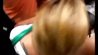 La blonde adore simplement obéir dans le sexe et aime beaucoup le BDSM quand elle est ligotée et baisée avec une bite et une machine à sexe, qu'elle a essayée une fois de mature avec des gros seins plus. Une jolie salope est suspendue sur une balançoire et se fait d'abord pénétrer dans la chatte par un gode, puis suce la bite de son amant et se libère des chaînes. Maintenant, il la fait délicieusement frire dans le trou anal dans une position de cancer, à partir de laquelle elle gémit et jouit magnifiquement, puis jouit directement dans sa bouche.
