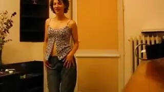 Une fille bien video mature gros seins roulée avec un gros cul voulait vraiment du sexe, alors elle est allée sur un site de rencontre et y a trouvé un amant. La chienne a commencé à le séduire lors du premier rendez-vous et l'a quand même amené à la baiser avec une bite dure. La brune au gros cul a commencé à lui faire plaisir avec une belle pipe, assise sur ses genoux, puis s'est installée sur son pénis et a commencé à le chevaucher en laisse de coco.Le partenaire a arraché la grosse fille et est entré dans sa bouche.