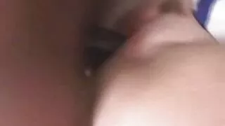 La charmante fille ne voulait pas attendre un mec, alors elle a sauté dans la salle de bain, a commencé à masturber passionnément sa chatte humide avec un puissant jet d'eau du robinet. Quand un coureur de jupons corrompu est arrivé à temps pour une fille Se se Bientôt, le poivre rustique a sorti la fille Se se de l'eau et a femme mature collant commencé à la baiser fort dans sa tendre chatte. La salope séduisante ne pouvait pas se retenir du plaisir le plus fort et gémissait doucement dans sa gorge. Après cela, le poivre corrompu a aspergé le joli visage d'une jolie fille de sperme chaud