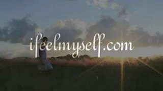 Latina avec le gars n'aime pas aller au travail sans baiser, alors encore une fois, organisez le sexe du matin entre eux. La beauté commence à sucer habilement le pénis d'un partenaire chauve, puis obtient ses doigts et sa langue dans la chatte de sa part. Dès la fin du cunnilingus, une brune au cul serré femme mature gourmande a commencé à baiser sur le canapé avec son petit ami et a reçu une éjaculation faciale de sa part.