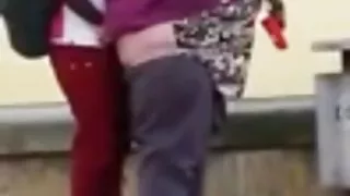 La blonde et son petit ami voulaient avoir des relations sexuelles anales et essayer de les compléter avec un creampie, ce qu'il aimait beaucoup. La salope chaude se débarrasse de ses sous-vêtements et se met à sucer un pénis dur, suivi d'une pénétration dans son trou du cul serré en position de cancer. Une jolie salope gémit d'une fessée sur place et prend la position d'une coirl En conséquence, le femme mature 50 mec finit juste à l'intérieur de son cul.