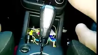 Une fille mince avec de petits seins a posé un tapis et gouine mature allait faire du dooga Cela a tellement excité la jeune mignonne qu'elle a attrapé son petit ami par le pénis et l'a sucé joyeusement. En réponse, le jeune homme lui a fait un cunnilingus, puis a planté une grosse bite dans sa chatte rasée et a doucement déchiré la beauté, lui donnant un beau sexe et un orgasme violent