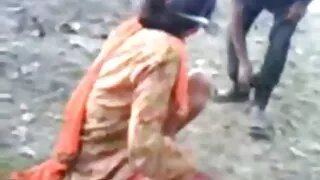 Une jeune blonde veut mature bien baisée conclure un contrat avec un nouveau studio et est venue au casting pour montrer ce qu'elle mérite. La charmante fille a répondu aux questions les plus sales de l'agent et a raconté en détail quand elle a pris une bite dans sa bouche pour la première fois et quand elle a ouvert ses jambes devant un mec. Puis la belle beauté s'est déshabillée devant un homme et a masturbé passionnément sa chatte rasée. Bientôt, un homme satisfait a donné une fille si se Et après une pipe, un bretzel excité a baisé une nympho en Chatte rasée. La chienne enjouée a essayé de répondre à toutes les exigences de l'agent et a reçu une éjaculation faciale sur un joli visage.