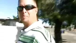La milf blonde a récemment contourné son attention noire et n'a baisé qu'avec des lesbiennes et des blancs. Mais le moment est venu où une fille femmes matures vicieuses sexuellement inquiète a voulu se souvenir du goût d'une bite en chocolat et a simplement appelé un Niger pour lui rendre visite. Le trou du cul insolent n'a pas fait attendre shmaru aux longues jambes et a rapidement exposé un énorme pénis devant elle. Ass-fuck proshmandovka a immédiatement commencé à sucer le petit ami lubrique et a essayé de lui faire plaisir avec une gorge profonde. Ensuite, la nympho dépravée a apprécié baiser dans une chatte rasée et a masturbé l'Africaine avec de la traite, la faisant finir violemment.