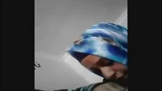 Un agent de sécurité mature a trouvé un moyen d'avoir des relations sexuelles constantes: attraper les voleurs et leur proposer de baiser au lieu d'appeler la police. Lorsque la chienne rousse a été surprise dans le vol, elle attendait toujours le même sort, tandis que l'homme installait de nombreuses caméras cachées dans son mature allemande nue arrière-salle et filmait ce qui se passait. Afin d'échapper à l'arrestation, la jeune fille a sucé avec diligence la bite du gardien et s'est également laissée baiser dans un vagin rasé avec un cancer