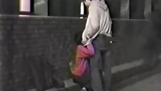 Pourquoi des sous-vêtements Si tu dois baiser sur le pas de la porte? C'est pourquoi une jeune blonde ne portait pas de culotte lorsqu'elle allait baiser avec un homme exigeant. Il a immédiatement attrapé les petits seins de la fille mince et a ensuite commencé à lécher sa douce chatte. La jolie video femme mature offerte fille ne se retenait pas et gémissait de plaisir dans sa gorge. Ensuite, la beauté à la poitrine plate a essayé d'impressionner un homme excité avec ses compétences et a sucé avec impatience une grosse bite. Bientôt, la femme mince Se scopata a baisé passionnément avec un partenaire résistant et ne s'est pas arrêtée jusqu'à ce qu'elle ait fini dans la chatte.