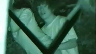 Une charmante fille a fait du sport tôt le matin, et tout en s'étirant dans des poses épicées, elle a été remarquée par un homme vulgaire et très excité. Le poivre chauffé a commencé à harceler activement une jeune nymphomane, qui s'est instantanément excitée. Le petit ami assertif a rapidement tiré les leggings d'une nana facilement accessible et a mis une grosse bite dans sa chatte humide. Une cabane Se se est ravie d'une baise hard et s'est mise à gémir doucement de plaisir. Mais l'ardent davalka n'en avait pas assez de la bite habituelle et a impressionné le gars insolent avec une pipe à la gorge, après quoi il a continué à baiser et a réussi à obtenir des porno femme ronde mature orgasmes éjaculés.