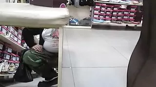 De délicieuses blondes voulaient follement du grosse mature baisee sexe anal et ont décidé de recourir à l'aide d'un homme avec une grosse bite. La jeune beauté a posé devant un coureur de jupons lubrique en bas Se Un gentleman expérimenté à un moment donné a rendu les vierges extrêmement excitées à l'aide d'un cunnilingus, et elles se sont mises en extase en se léchant le cul. Les charmantes salopes ont également fait plaisir au vulgaire copain avec une pipe profonde et lui ont léché les couilles. Après cela, les chiennes se sont fait baiser passionnément dans des culs juteux et ont crié doucement de plaisir.
