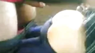 Un homme marié était très heureux lorsque le meilleur ami de sa femme est venu les voir pour le week-end, car maintenant vous pouvez la baiser correctement dans le cul jusqu'aux couilles. La salope l'a séduit pour le sexe anal et a commencé à baiser avec lui dans le trou du cul d'abord dans la salle de bain puis dans la chambre. Mec pète sa maîtresse dans un cul femmes mures porno serré sur le lit, puis éjacule à l'intérieur de son anus.