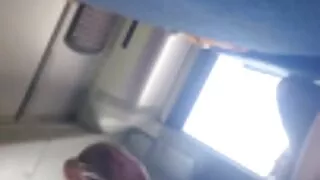 La fille et son amie voulaient s'amuser et ont commencé à chercher un mec pour qu'il video porno mature jeune les baise dans un gangbang anal chaud. Davalki a atteint son chemin et a commencé à lui plaire oralement, puis a procédé à une violente fessée dans des culs serrés dans différentes positions. L'homme a mis l'un d'eux à un endroit et a commencé à la frapper en entier pendant que l'autre attendait son tour. Blonde et brune après un trio ont pris une charge de sperme chaud.