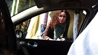 Un patron mature avec une grosse bite a appelé sa secrétaire avec une traite juteuse dans son bureau pour la baiser au fond des couilles. La jolie fille a joyeusement sucé le pénis de cet homme expérimenté puis a commencé à avoir des relations sexuelles chaudes avec lui dans le vagin avec une coupe de cheveux. Patron perdolit subordonné dans le bureau pendant la pause déjeuner et en conséquence femmes matures noires jouit généreusement sur son joli visage.