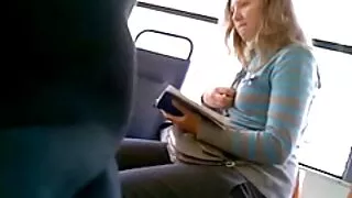 La blonde aux yeux verts était prête à tout pour obtenir un emploi de secrétaire dans une entreprise d'élite, alors elle a commencé à séduire le futur patron. Un homme inquiet n'a pas refusé d'avoir des relations sexuelles avec une jeune beauté et lui a immédiatement donné une grosse bite à sucer. Et quand une fille élancée a mature chaude sexy magistralement fait face à une pipe, un amant mature a baisé une fille aux longues jambes dans la chatte et a fini son joli visage.