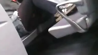 Une brune élancée aux mature se tape un jeune seins élastiques s'est fait une coupe de cheveux intime, après quoi elle est allée à un casting porno anal. Là, la salope a fait une pipe à l'agent et a commencé à le baiser dans son cul serré. Le mec pète correctement son sujet, puis la fait se masturber avec ses doigts et aussi manger la chatte. Bientôt, la salope reçoit le sperme dans sa bouche et l'avale.