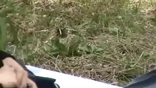 Le nègre était trop paresseux pour laver sa voiture, alors il a demandé à une latina familière avec un gros cul de le mature maman faire, qui remerciera avec sa longue bite. La fille juteuse a fait le travail et s'est immédiatement accroupie devant lui pour lui faire une fellation profonde. Le gars noir a commencé à faire frire sa petite amie avec des traites élégantes près de la voiture dans la rue avec le cancer, dans des positions missionnaires et autres. La finale était une éjaculation faciale dans sa bouche de travail.